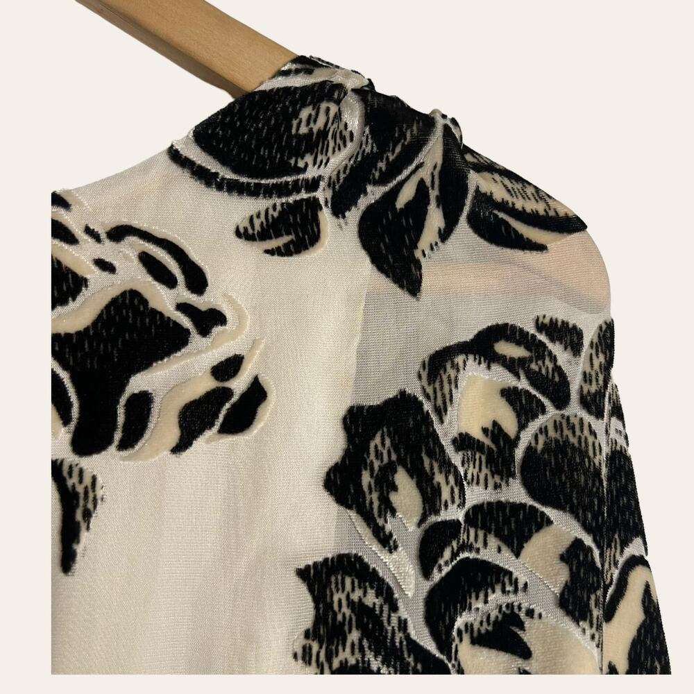 Alice + Olivia White Black Brushed Floral Silk Blend Batwing Flounce Top Size XS - Picture 2 of 9